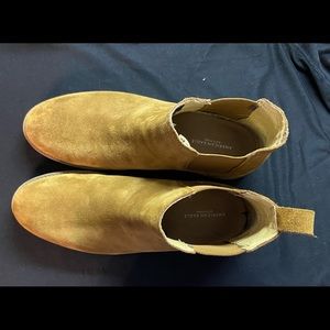 American Eagle Men’s Suede Chelsea Boot: Size 9.